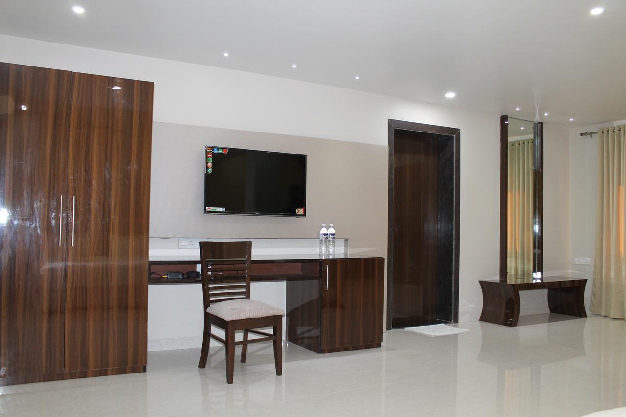 Hotel Goa Continental Арпора Экстерьер фото