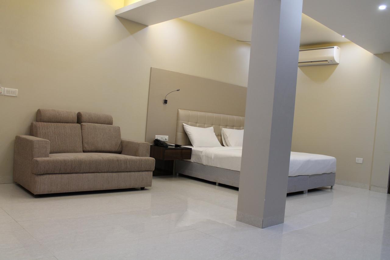 Hotel Goa Continental Арпора Экстерьер фото