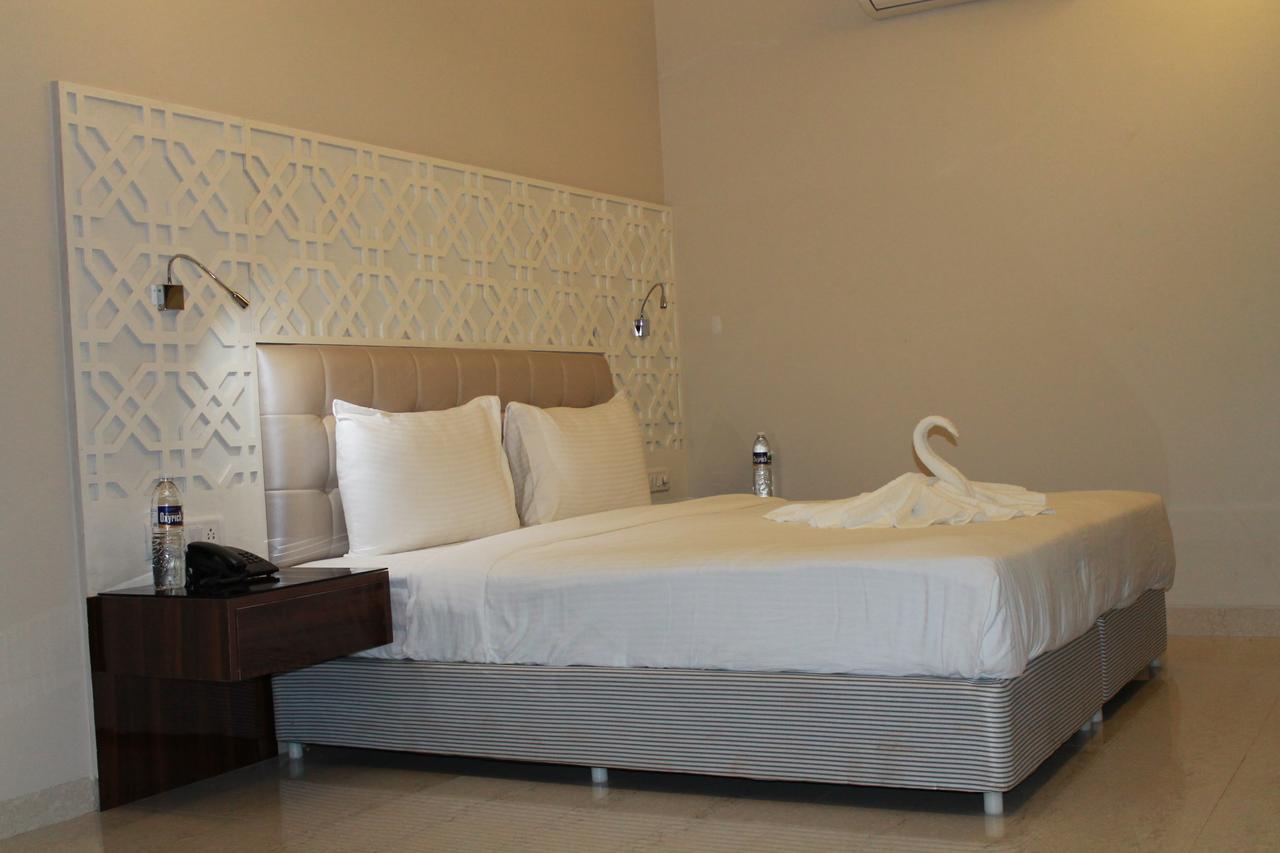 Hotel Goa Continental Арпора Экстерьер фото