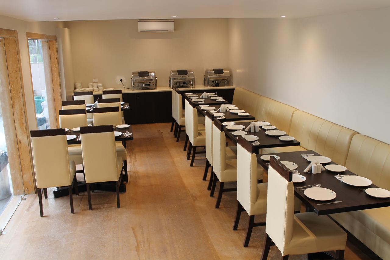 Hotel Goa Continental Арпора Экстерьер фото