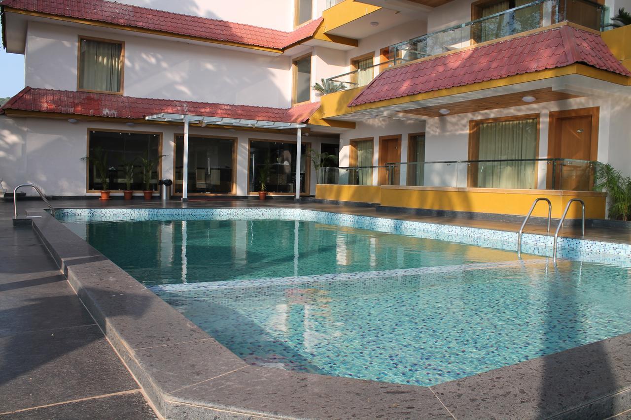 Hotel Goa Continental Арпора Экстерьер фото